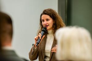 Global Political Messaging - Tomohiko Taniguchi-2